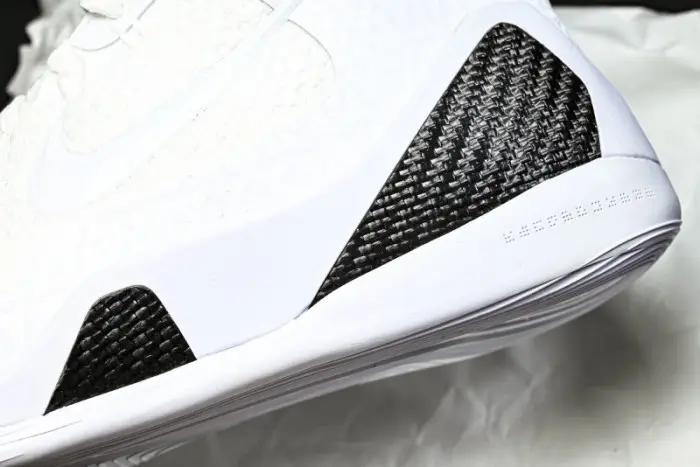 Nike Kobe 9 Elite Protro "HALO" 