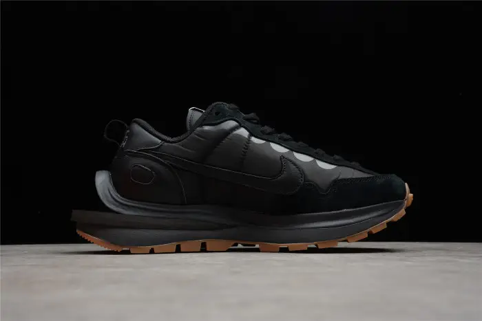 NIKE VAPORWAFFLE SACAI BLACK GUM 