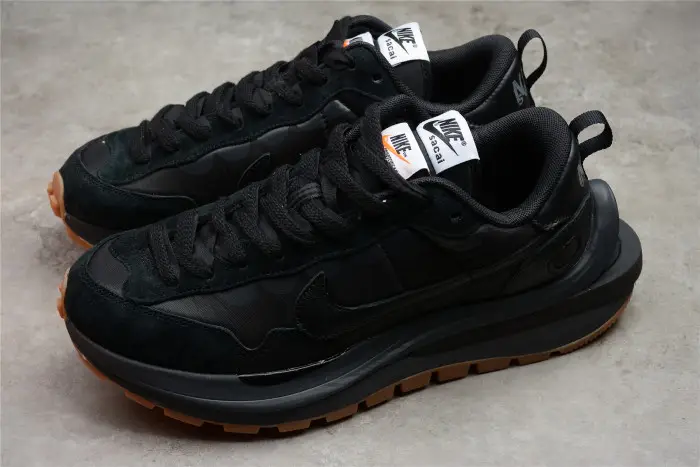 NIKE VAPORWAFFLE SACAI BLACK GUM 
