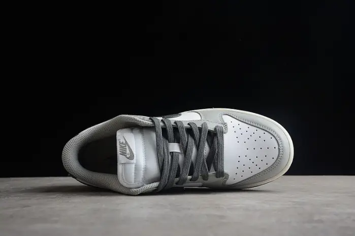 Nike Dunk Low Light Smoke Grey 