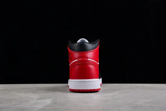 Air Jordan 1 Mid 