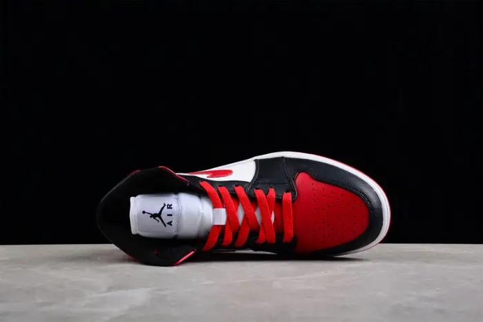 Air Jordan 1 Mid 