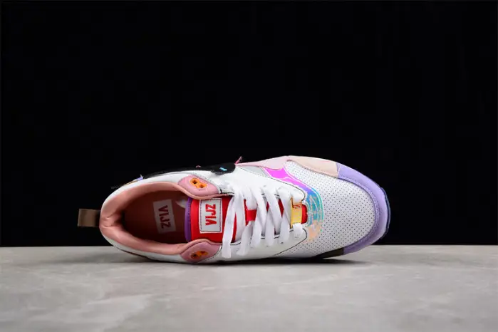NIKE AIR MAX 1 