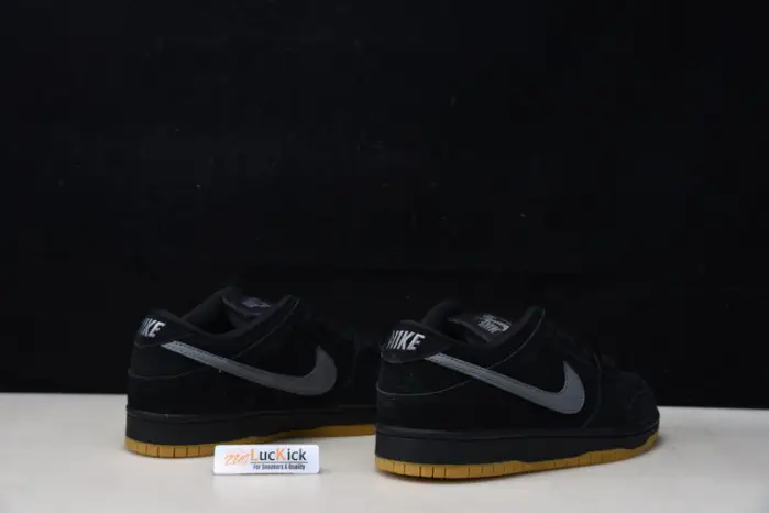 NIKE SB DUNK LOW “FOG” 
