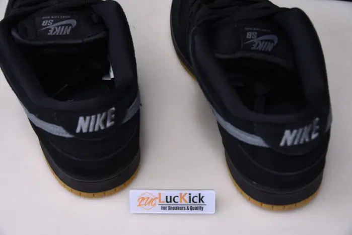 NIKE SB DUNK LOW “FOG” 