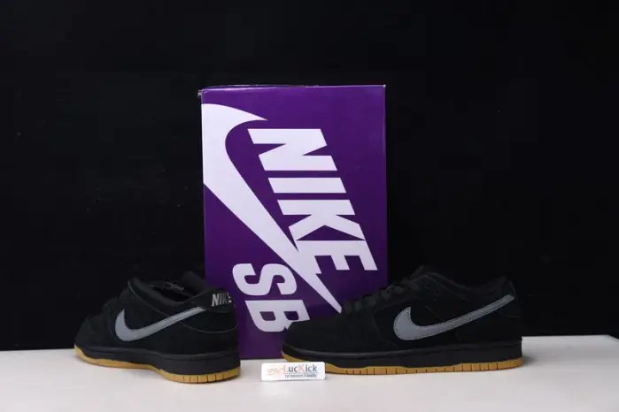 NIKE SB DUNK LOW “FOG” 