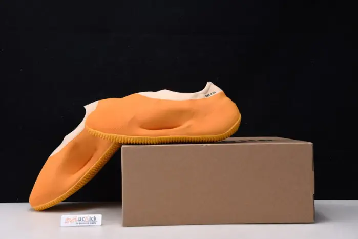 Yeezy Knit RNR Sulfur 