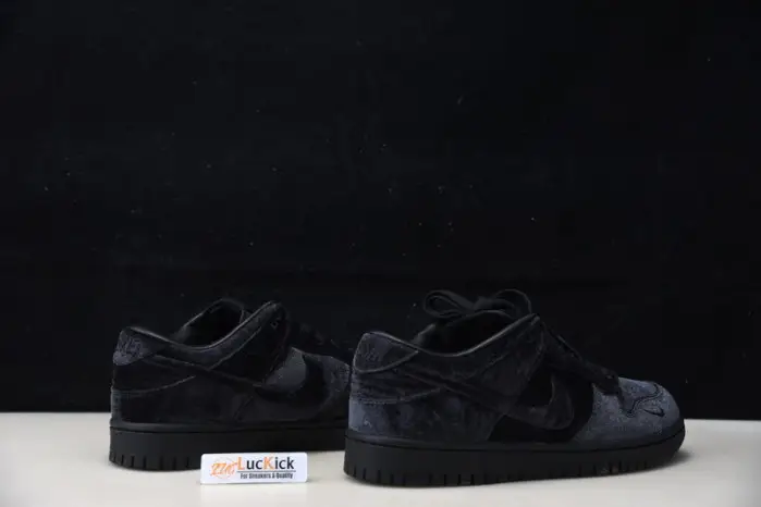 Dover Street Market x Nike SB Dunk Low  Black 