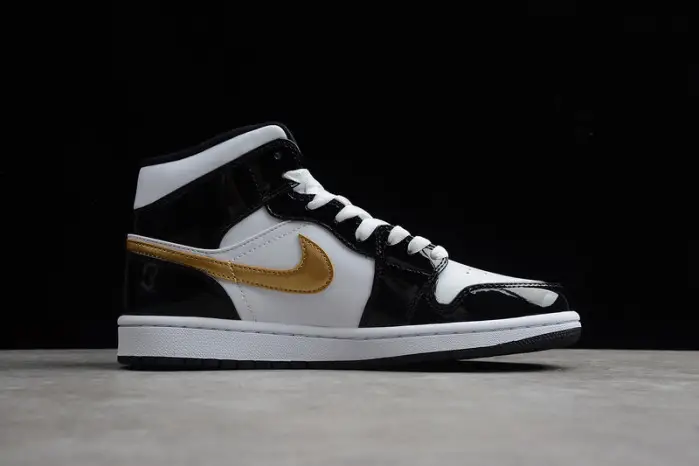 Jordan 1 Mid 