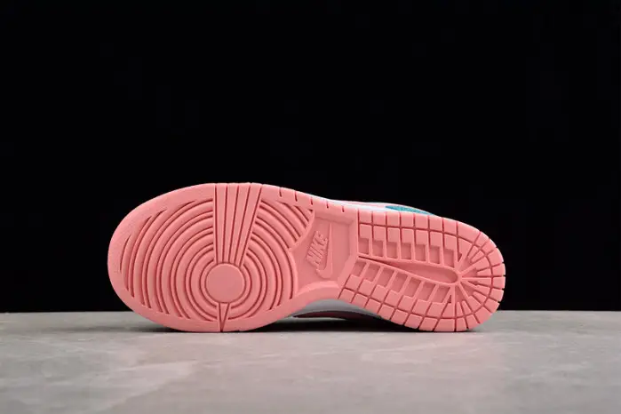 Nike Dunk Low Snakeskin 