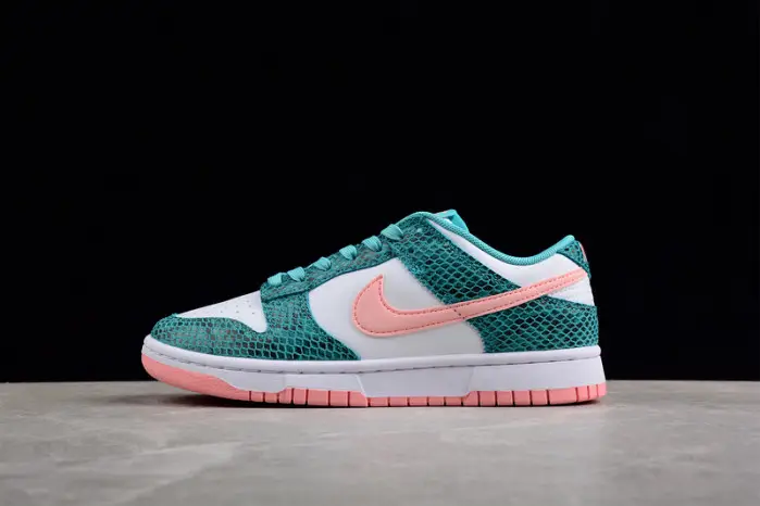 Nike Dunk Low Snakeskin 