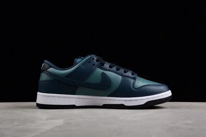 Nike SB Dunk Low "  Ocean " 