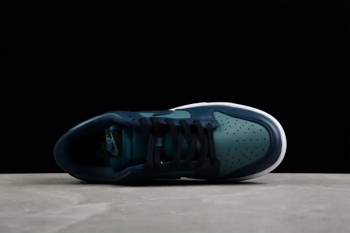 Nike SB Dunk Low "  Ocean " 