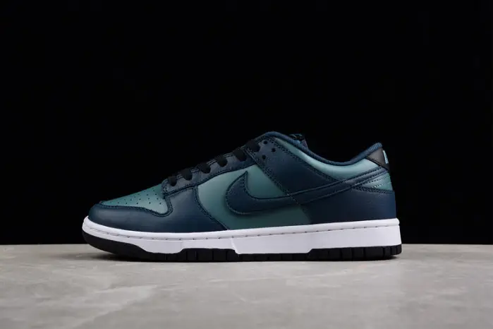 Nike SB Dunk Low "  Ocean " 
