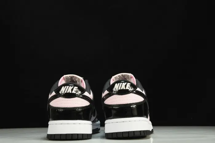 Nike SB Dunk  Low "Pink Black" 